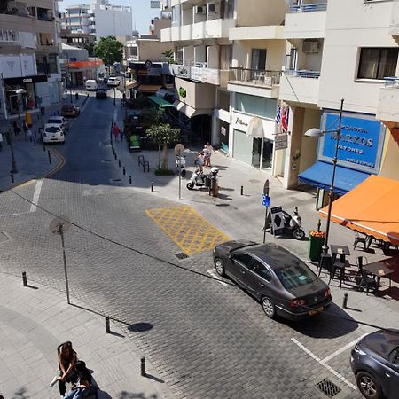 Les Palmiers Petrou Apartments Lárnaka Eksteriør bilde