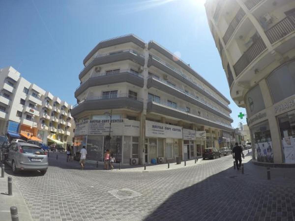 Les Palmiers Petrou Apartments Lárnaka Eksteriør bilde
